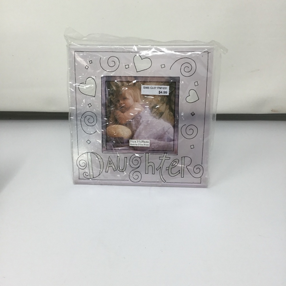 Colorful Picture Frame Set - Picture 4 of 6